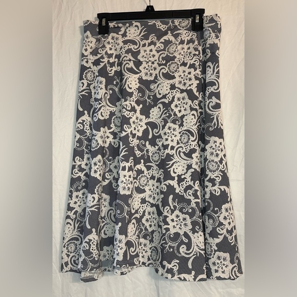 Ashley Blue Dresses & Skirts - Ashley Blue Women’s Knee Length Skirt Size Large